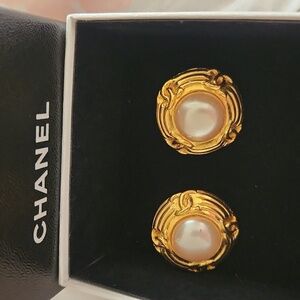 Chanel CC Coco Mark 4-Tow Pearl Vintage Clip Earrings (24k Gold Plated)